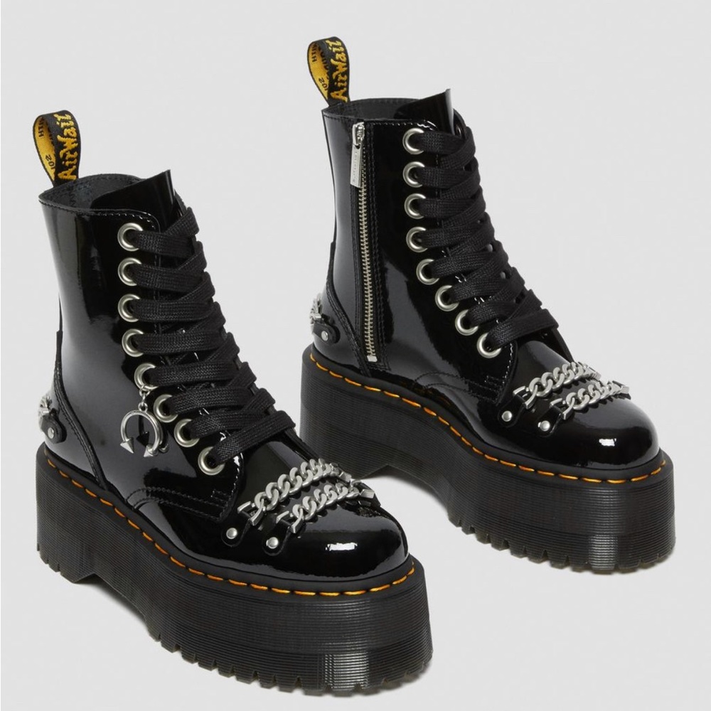 Dr. Marten Jadon Max Chain Boots